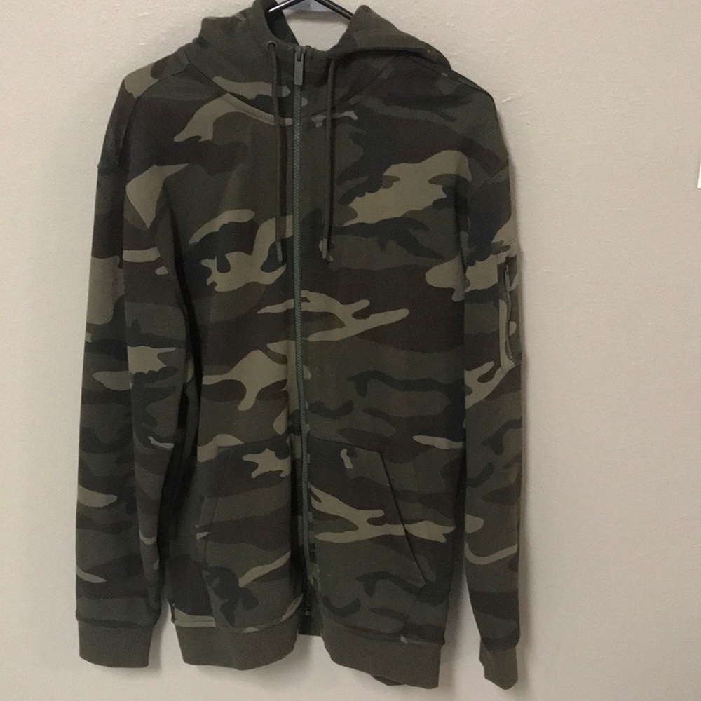 NWT, CSG Mens Zippered Jacket, Large